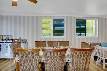 coral inn boutique resort