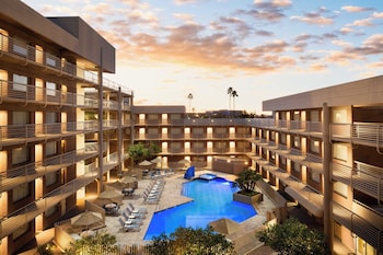 doubletree suites by hilton phoenix