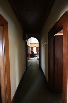 big tree lodge methven hostel