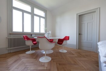 hotel restaurant militarkantine