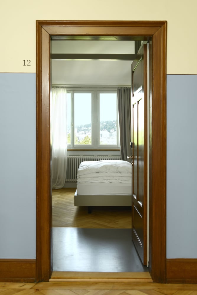 hotel restaurant militarkantine