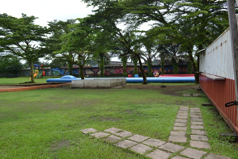 laquarius marina 2000