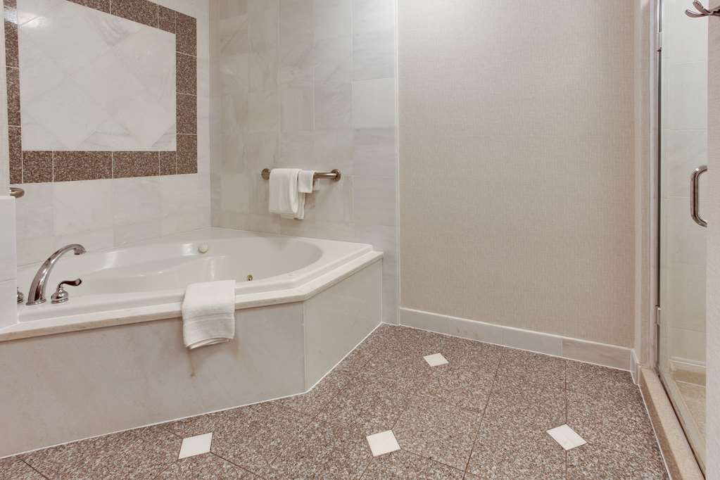 drury inn and suites west des moines