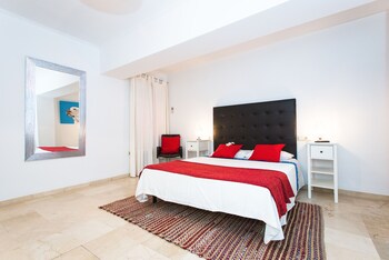 the zentral suites and apartments