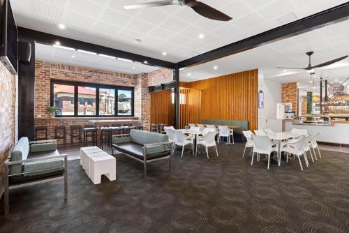 pier hotel coffs harbour