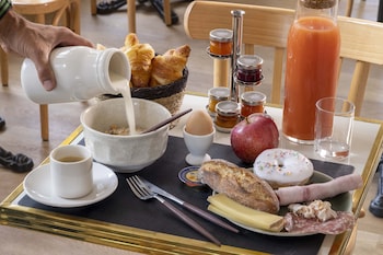 le petit beaumarchais hotel and spa