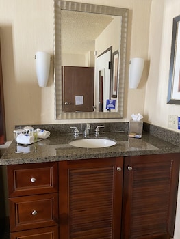 doubletree suites by hilton tucson airport