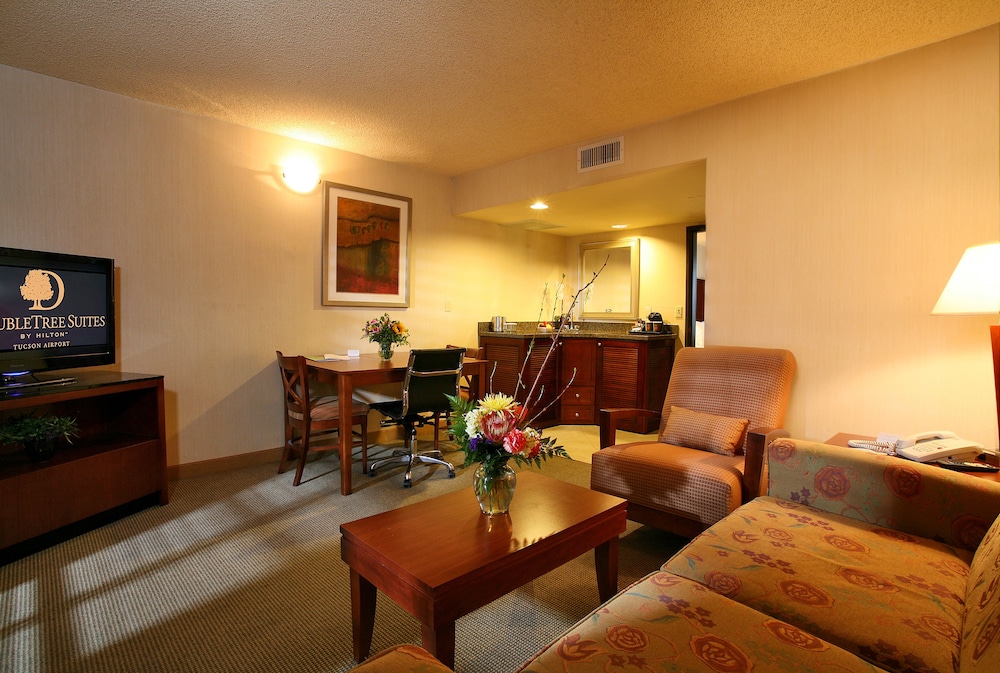 doubletree suites by hilton tucson airport