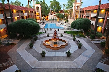 doubletree suites by hilton tucson airport