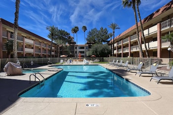 doubletree suites by hilton tucson airport