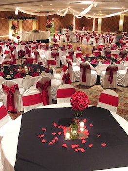 doubletree suites by hilton tucson airport