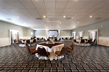 doubletree suites by hilton tucson airport