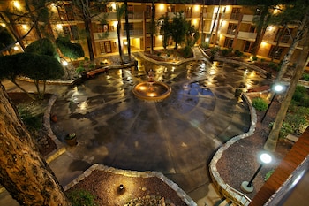 doubletree suites by hilton tucson airport