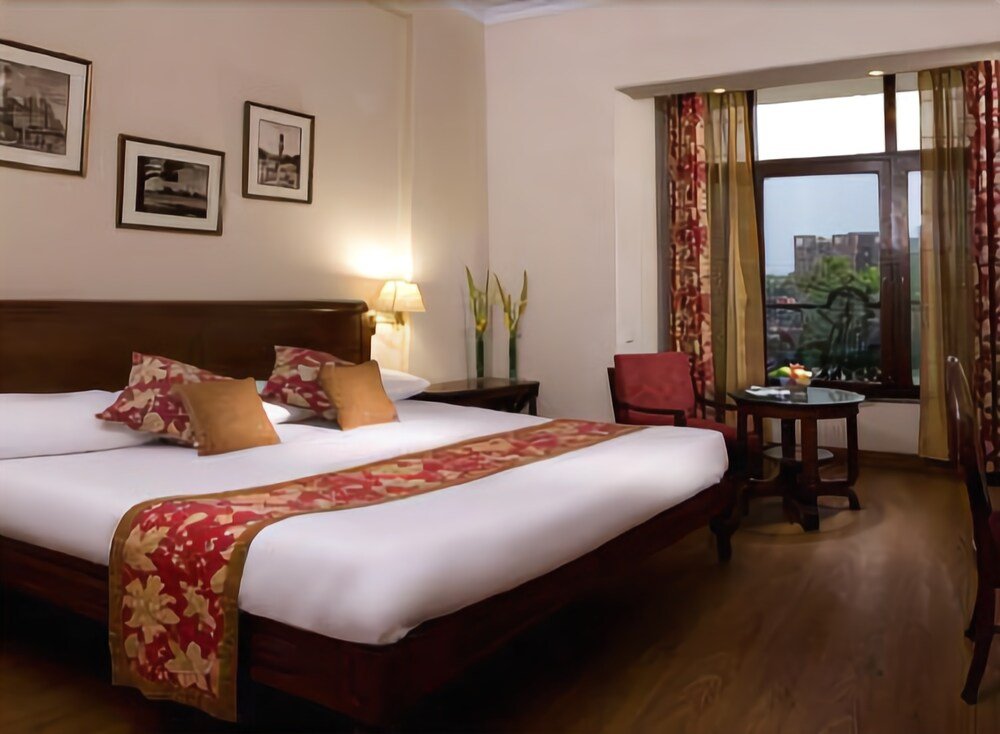 Hotel Broadway,Chandani Chowk,3 star