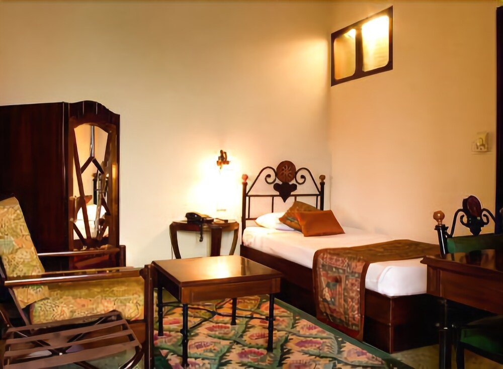 Hotel Broadway,Chandani Chowk,3 star