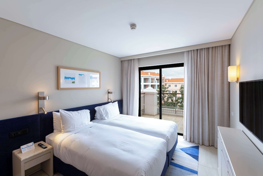 hilton vilamoura as cascatas golf resort and spa
