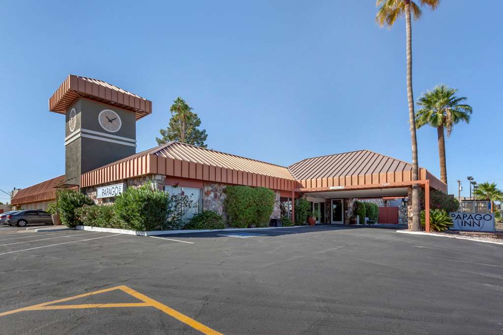 magnuson hotel papago inn