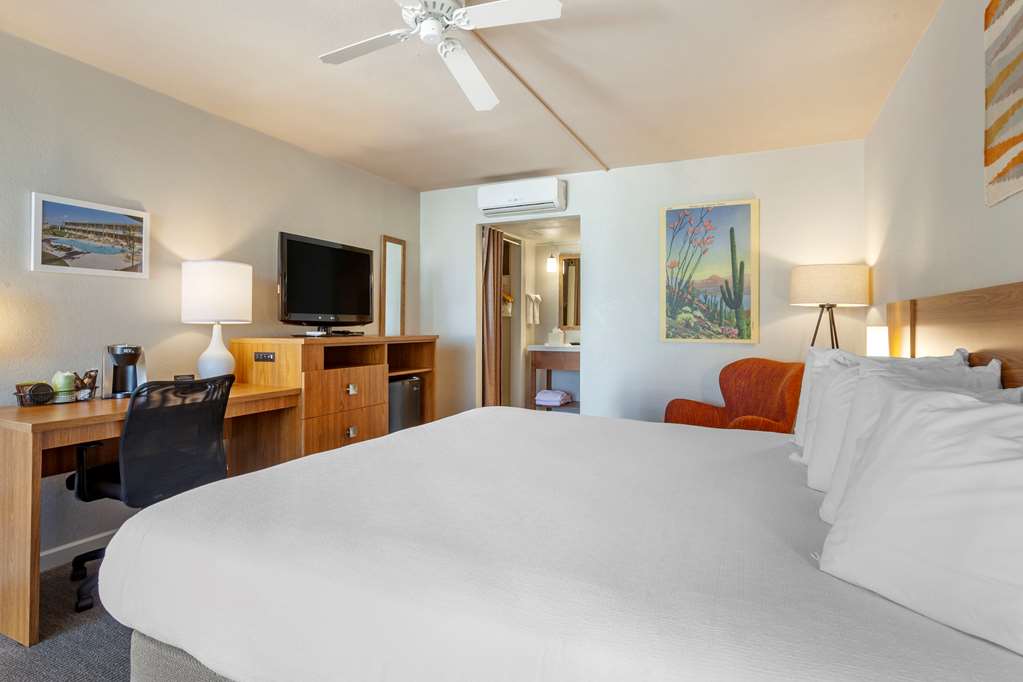 magnuson hotel papago inn