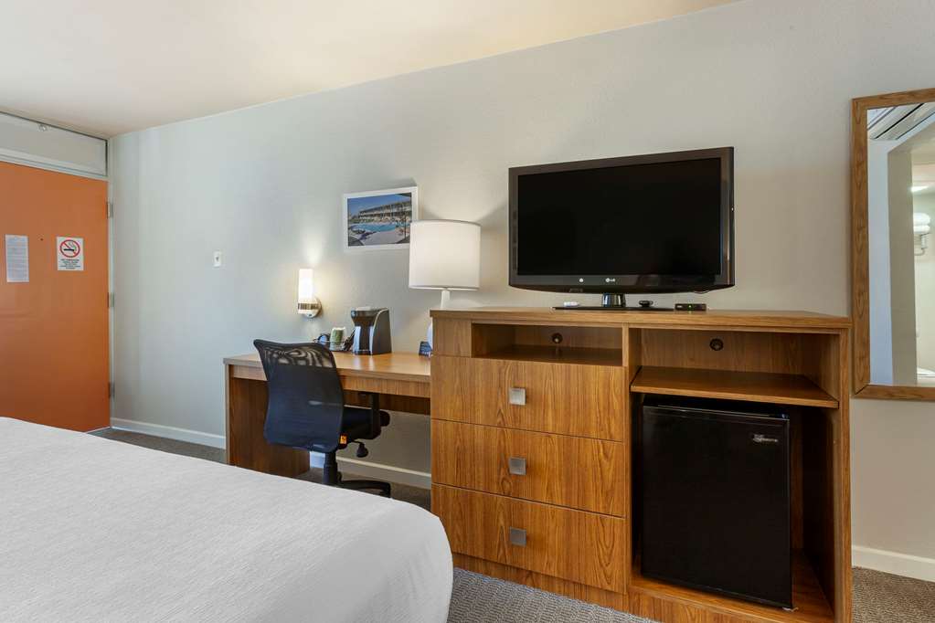 magnuson hotel papago inn