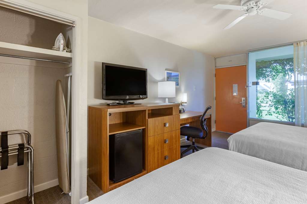 magnuson hotel papago inn