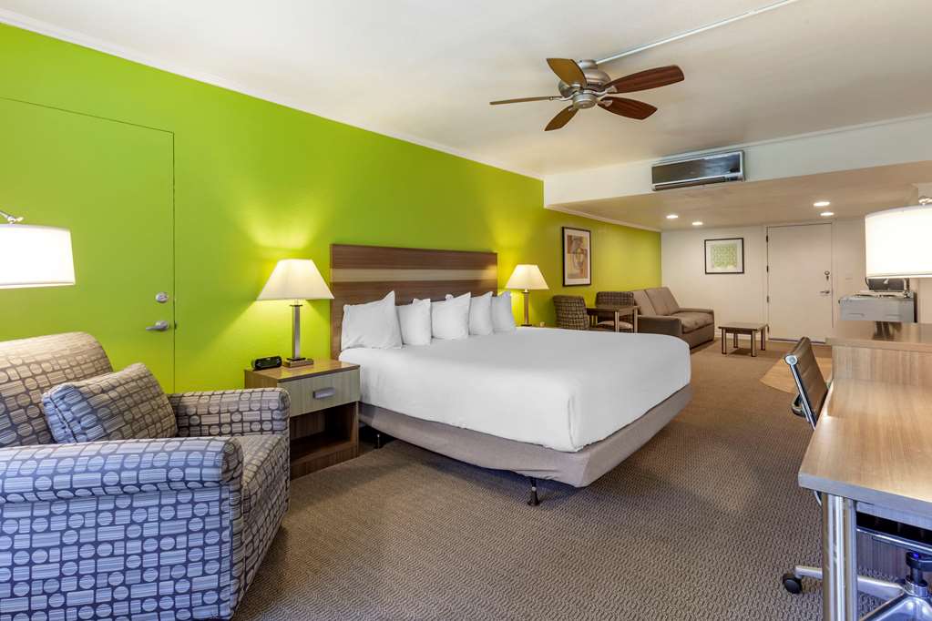 magnuson hotel papago inn