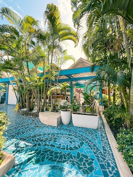 cocoplum beach hotel