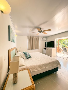 cocoplum beach hotel