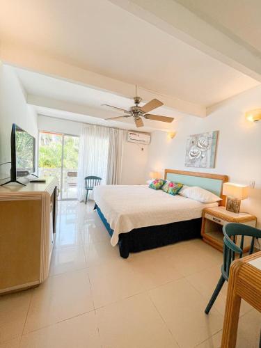 cocoplum beach hotel