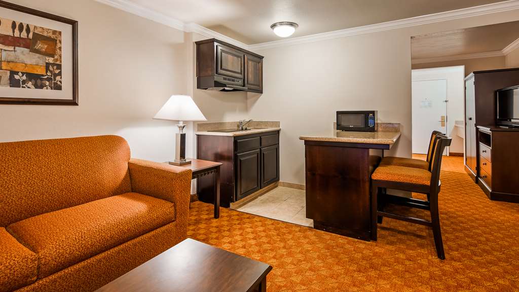 lompoc valley inn and suites