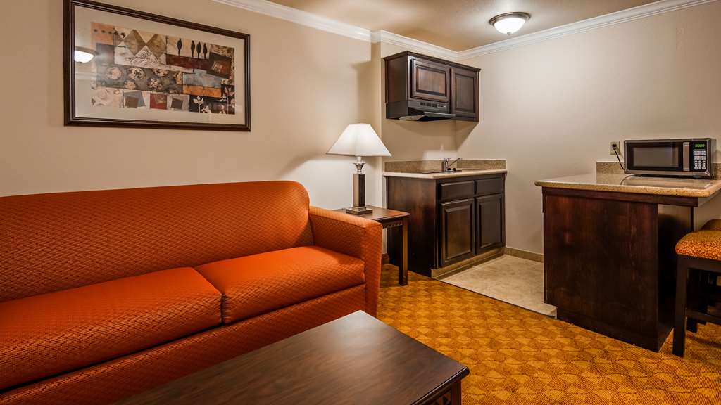 lompoc valley inn and suites