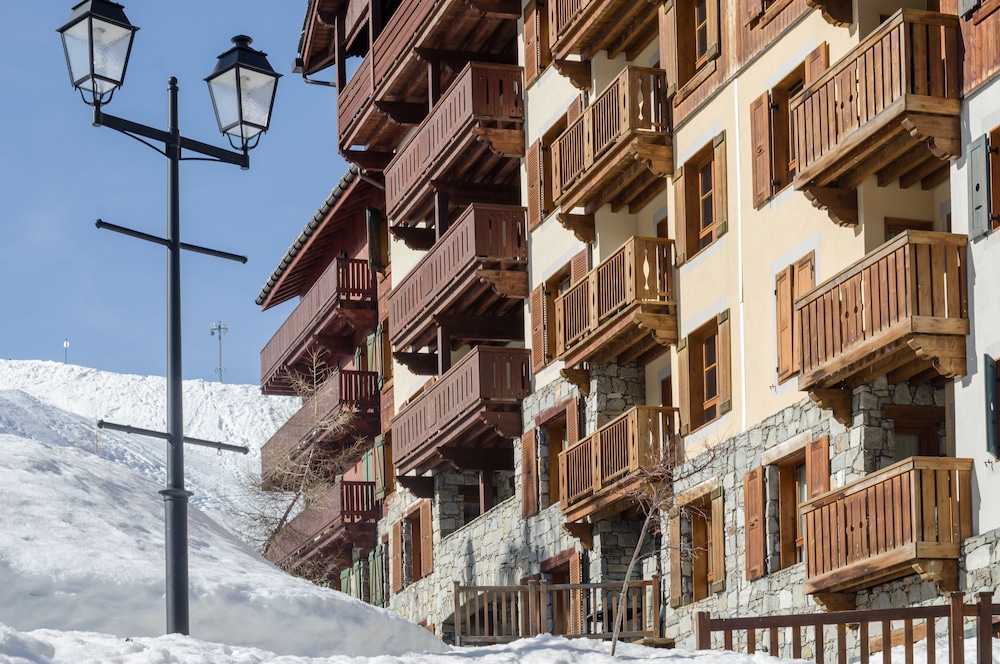 pierre and vacances premium arc 1950 le village