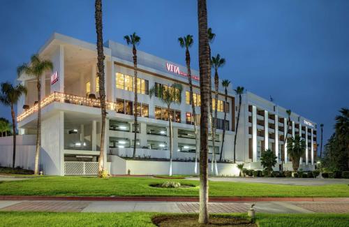doubletree by hilton pomona
