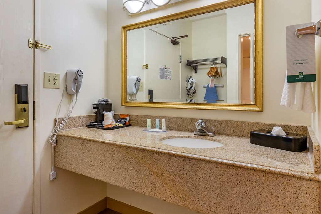 quality inn and suites raleigh durham airport