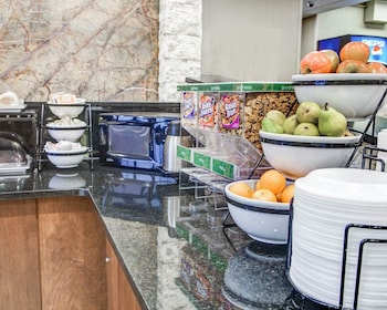 comfort inn metro airport