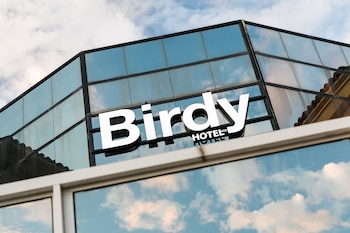 hotel birdy by happyculture