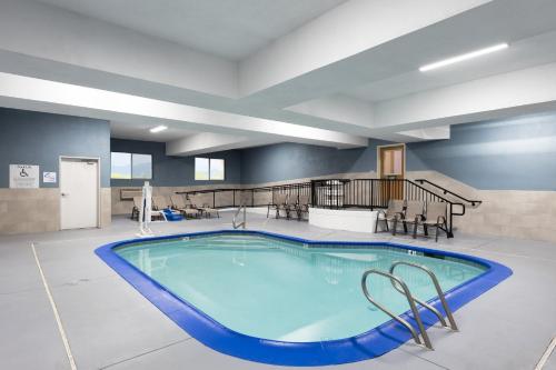 holiday inn express redding north by ihg