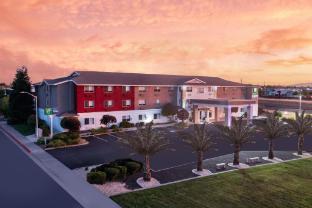 holiday inn express redding north by ihg