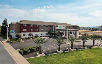 Holiday Inn Express Redding North By Ihg,Shasta>>Redding,3 star