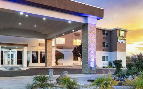 holiday inn express redding north by ihg
