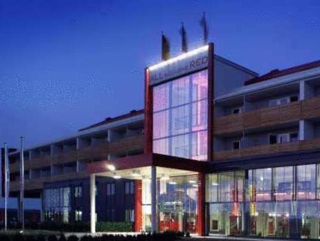 thermenhotel all in red