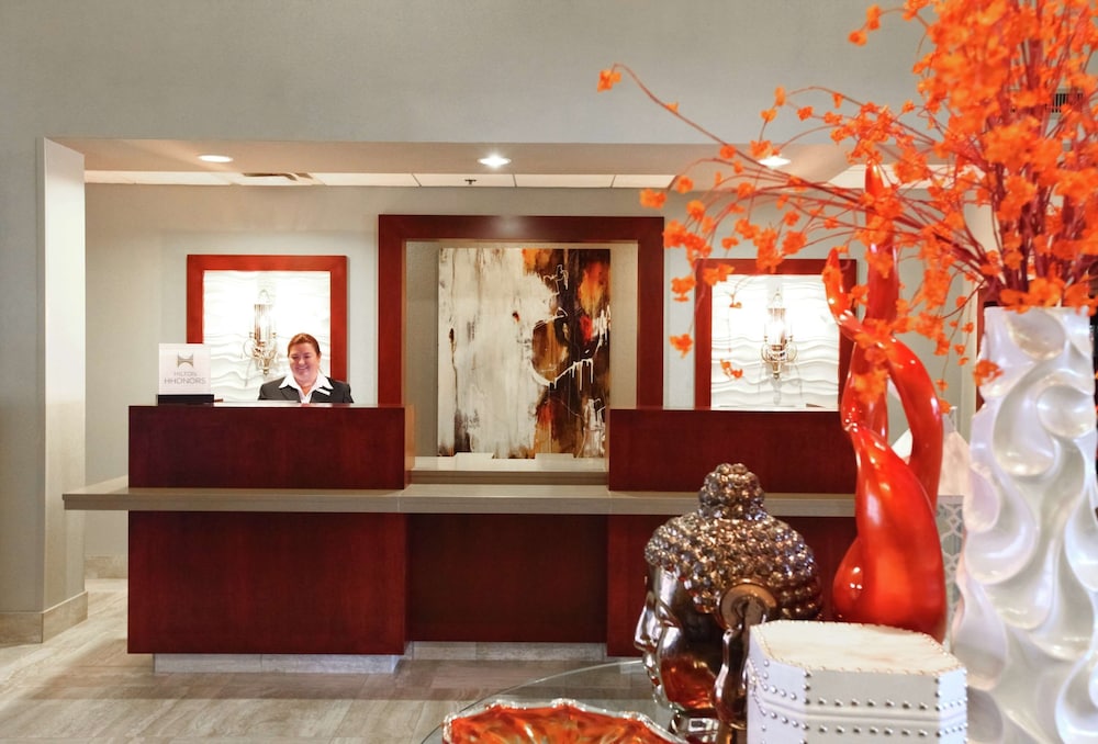 hilton garden inn des moines airport