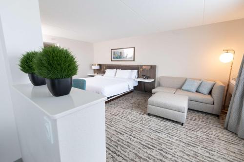 hilton garden inn des moines airport