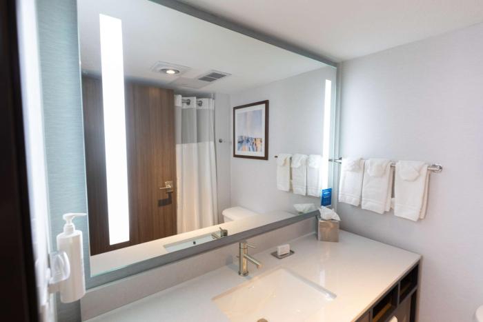 hilton garden inn des moines airport