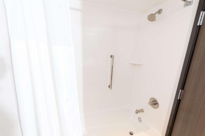 hilton garden inn des moines airport