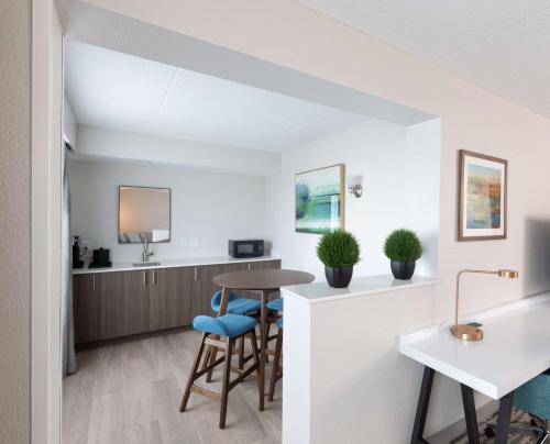 hilton garden inn des moines airport