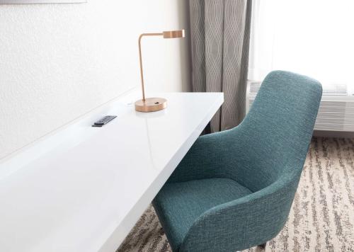 hilton garden inn des moines airport