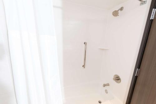 hilton garden inn des moines airport