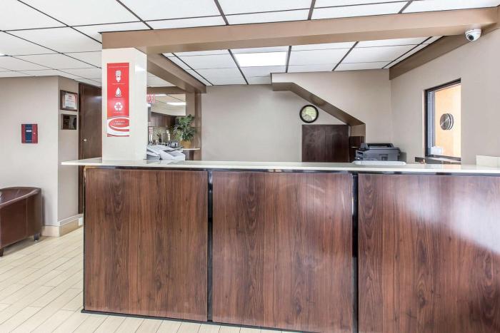 econo lodge midtown