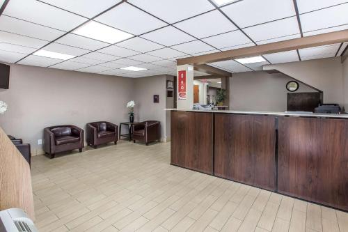 econo lodge midtown