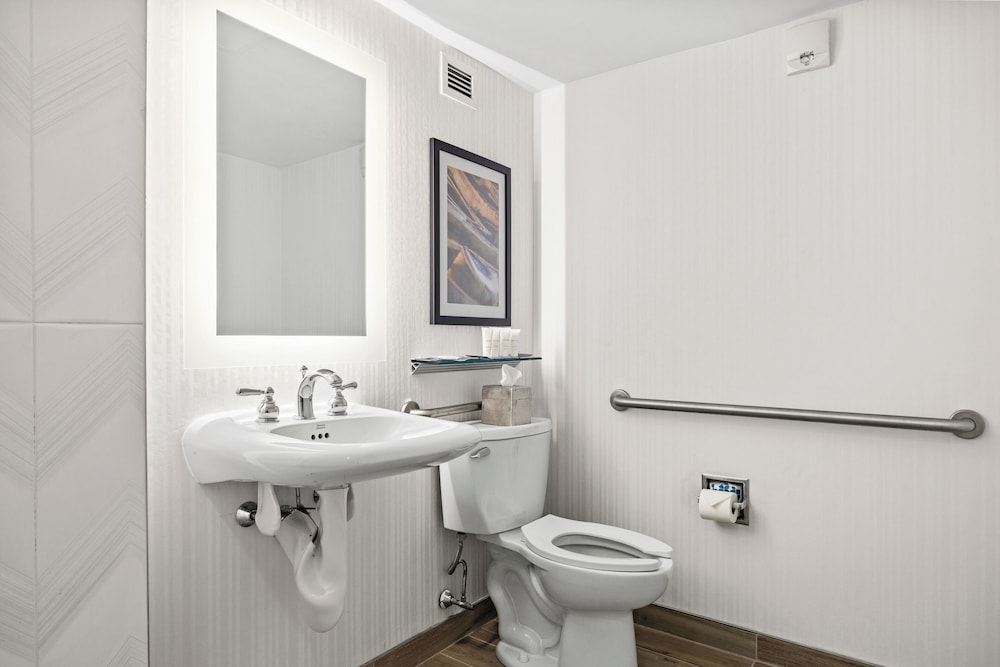 doubletree by hilton new york jfk airport